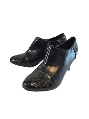 Monroe & Main Black Embossed Leather Heeled Ankle Boots With Side Zippers Womens